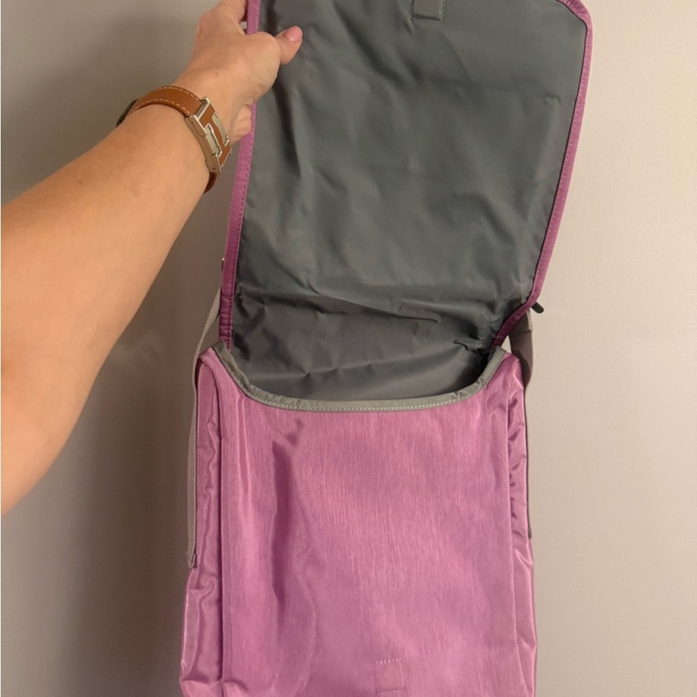 Victorinox Pink & Gray Crossbody Messenger Bag Adjustable Strap - Picture 8 of 10